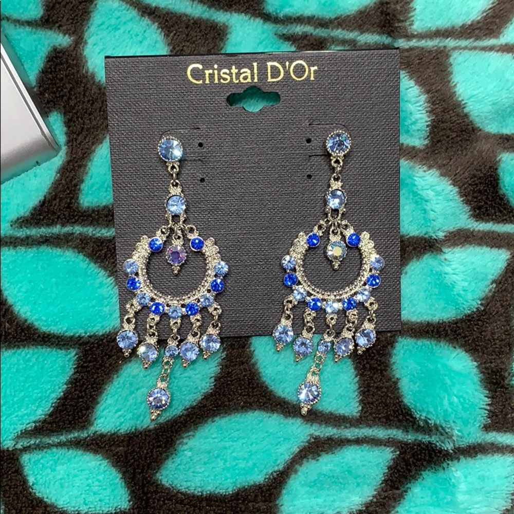 Blue crystal dangle earrings